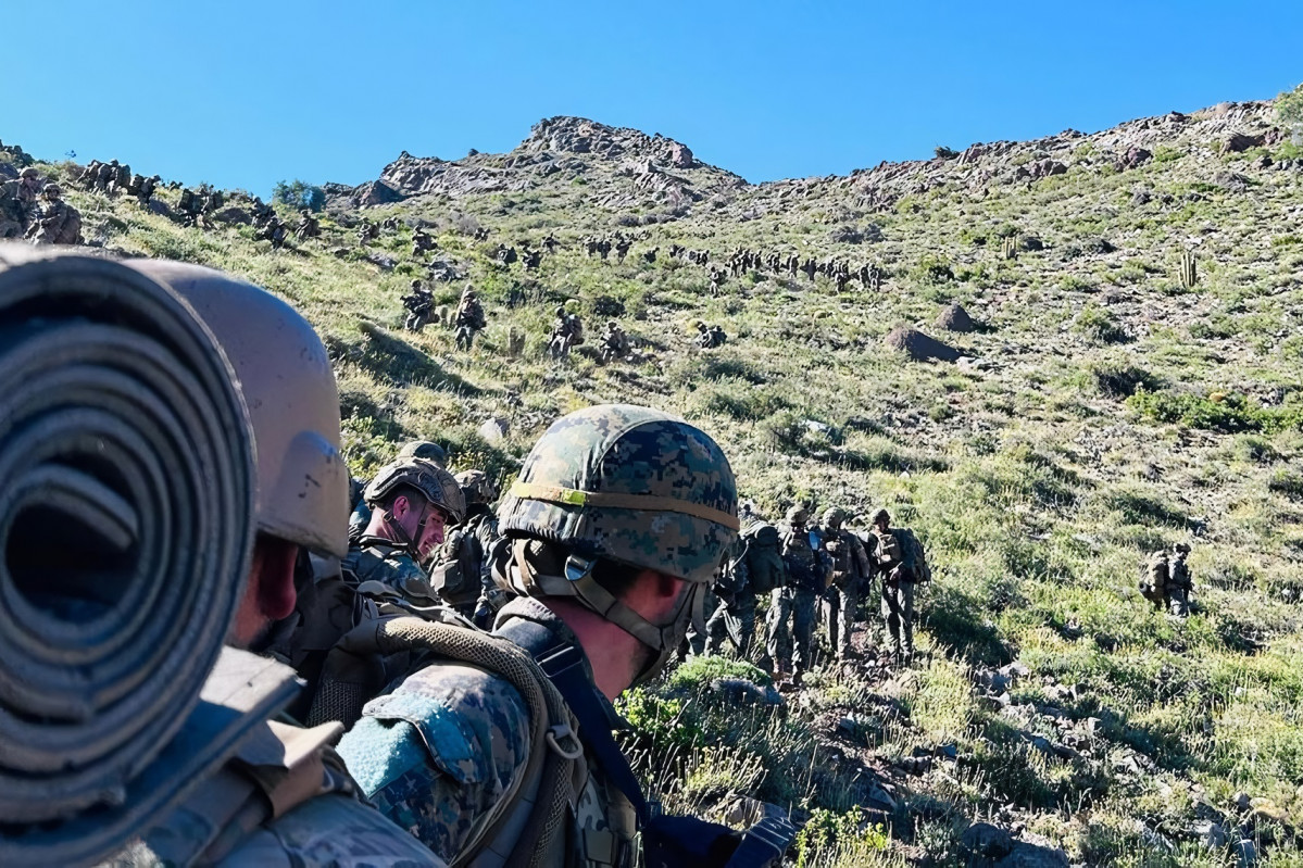 Los alumnos  en el desarrollo del ejercicio efectuado en la zona general de Ru00edo Blanco Firma Escuela de Montau00f1a del Eju00e9rcito de Chile