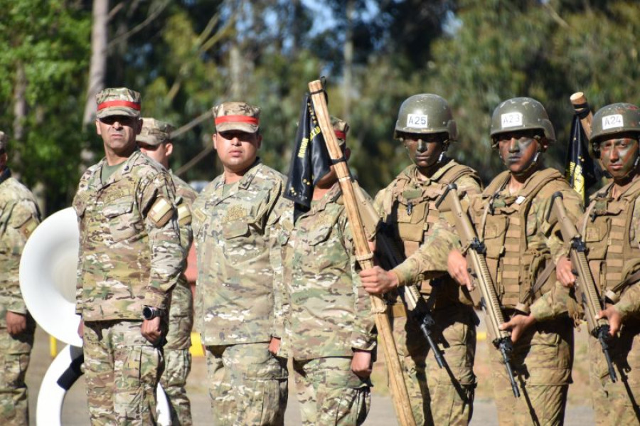 Graduación del curso de Combatiente Básico Anfibio del Cuerpo de Infantería de Marina Firma Armada de Chile