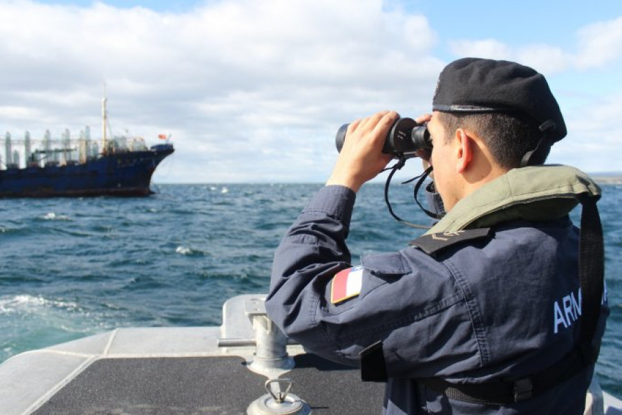 Vigilancia marítima en la Tercera Zona Naval Firma Armada de Chile