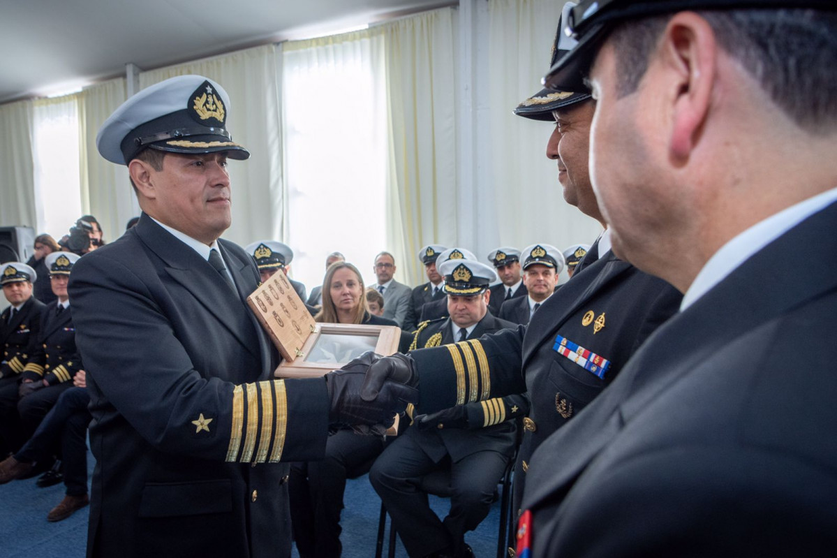 Cambio de mando en la Gobernaciu00f3n Maru00edtima de Punta Arenas Firma Armada de Chile 002