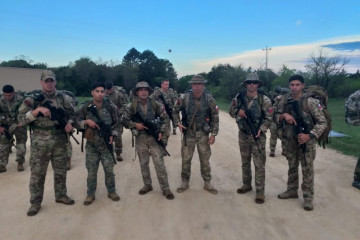 Infantes de Marina y efectivos del Ejército de Chile en una de las pruebas de Best Warrior 2024 Firma Armada de Chile