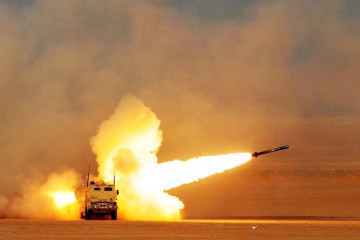 Disparo de sistema M142 Himars en un ejercicio en Kuwait Firma Sgt Aaron Ellerman US Army