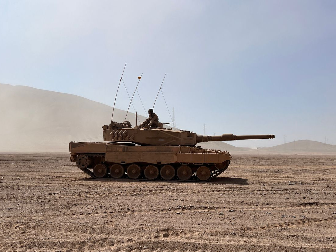 Leopard 2A4 del Grupo de Tanques N8 Exploradores en el ejercicio Armadura II Firma Ejército de Chile