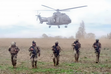 Ejercicio conjunto de inserción helitransportada entre el Ejército y la Infantería de Marina de Chile en las cercanías de Mulchén Firma Jedena Biobío