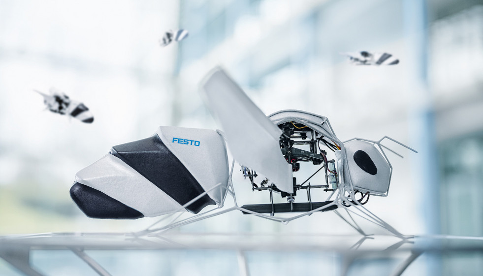 La firma alemana Festo presenta BionicBee, una abeja robótica capaz de volar en enjambre de forma autónoma