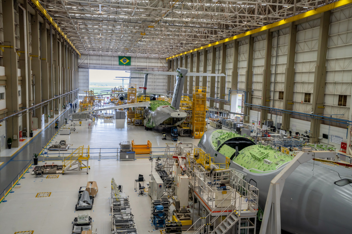 EMBRAER C 390 ASSEMBLY LINE (4)