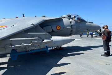 Caza Harrier en la cubierta del LHD Juan Carlos I