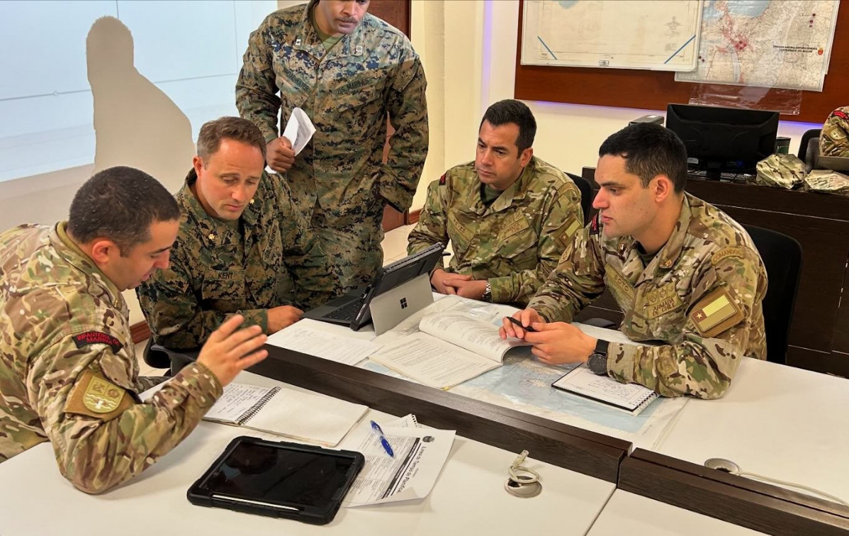 Marines de Estados Unidos e Infantes de Marina de Chile en el SMEE efectuado en la Academia de Guerra Naval en Viu00f1a del Mar Firma Marforsouth