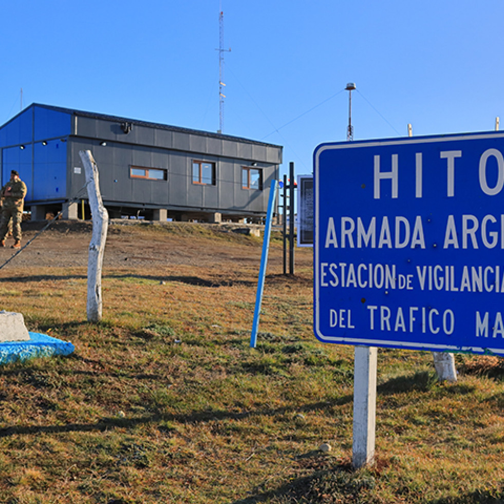 Estación de Vigilancia y Control de Tránsito Marítimo Hito 1 Firma Armada Argentina