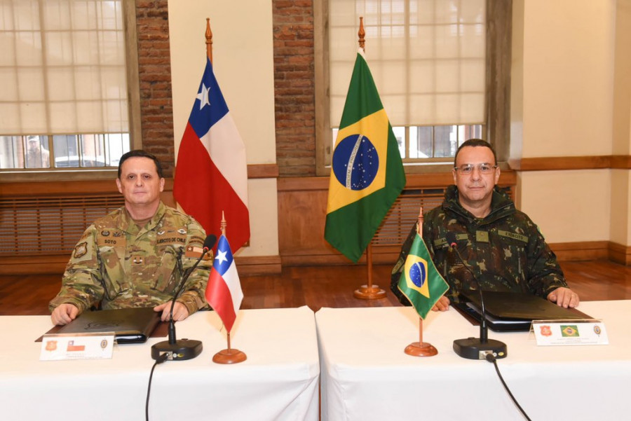 Firma de actas de la XIV Reunión Bilateral de Estado Mayor Foto Ejército de Chile