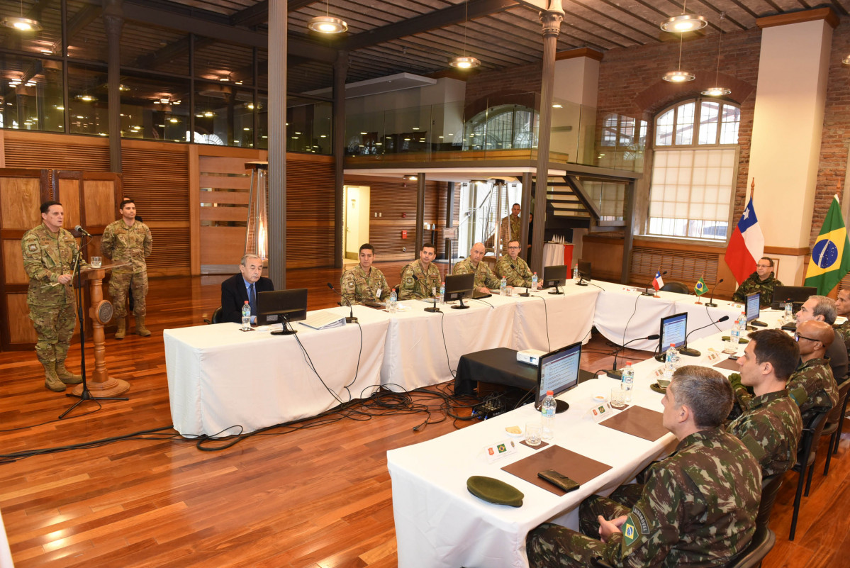 El general de brigada Josu00e9 Soto en la XIV Reuniu00f3n Bilateral de Estado Mayor Firma Eju00e9rcito de Chile