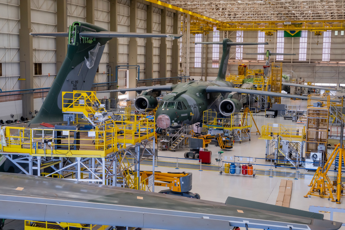 EMBRAER C 390 ASSEMBLY LINE (1)