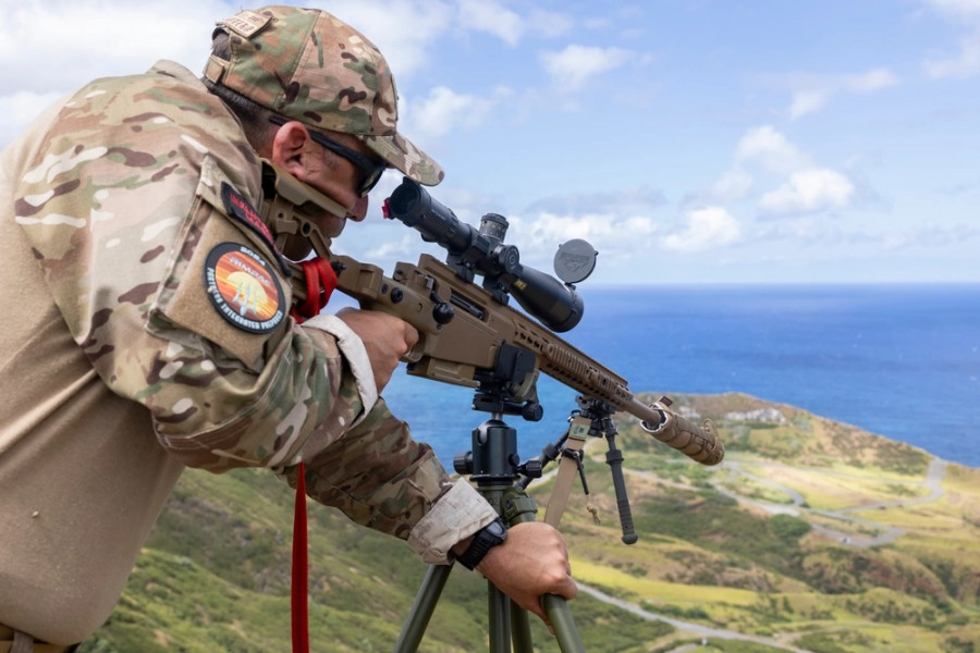 Francotirador de la Infantería de Marina de la Armada de Chile Firma Lance Cpl Oliver Nisbet USMC