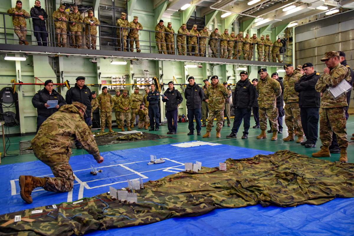 Presentaciu00f3n de planificaciu00f3n de ejercicio de desembarco Firma Armada de Chile