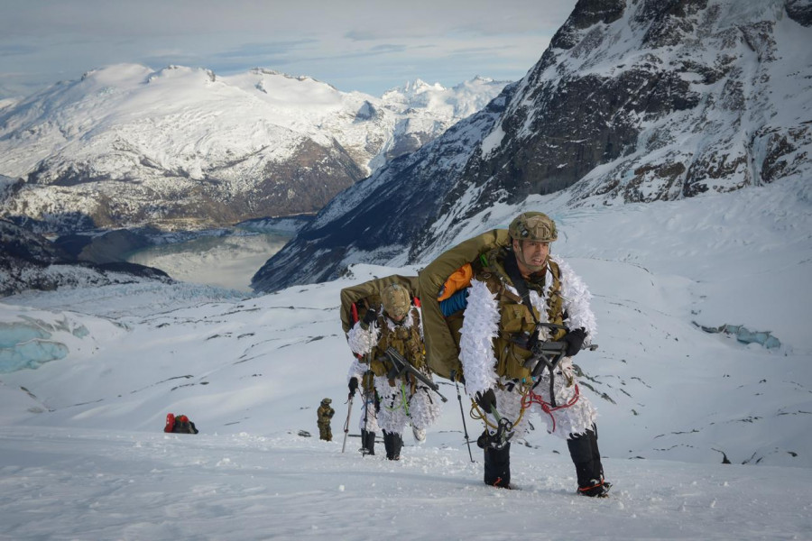 Cordada en el ejercicio de Tropas de Montaña 2024 Firma Ejército de Chile