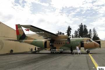 Avion de transporte Aibus DS CN 235 100M de la Brigada de Aviacion Ejercito de Chile Firma Nicolas Garcia