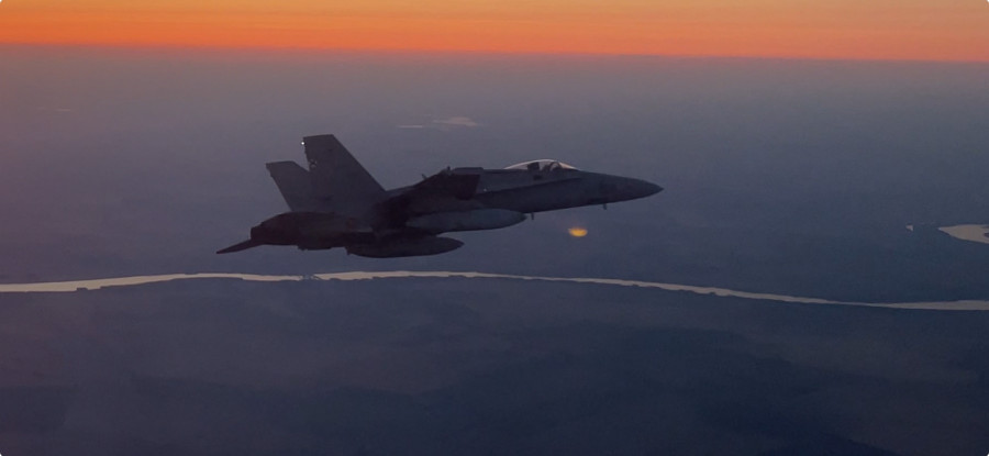 Primer vuelo de un F18 en Rumanía