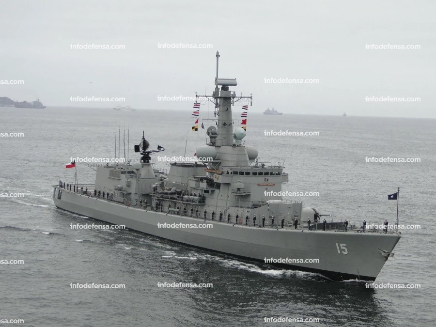 Fragata multipropósito clase M FF 15 Almirante Blanco Encalada de la Armada de Chile en la Revista Naval 2018 Firma Nicolás García