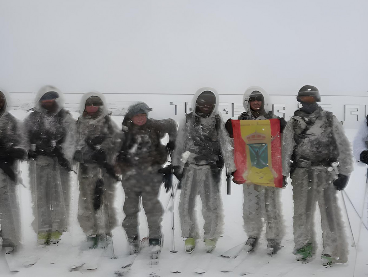 Efectivos de la Compau00f1u00eda de Esquiadores Escaladores 1 64 en el ejercicio Rayenco Firma Destacamento de Montau00f1a Nu00b017 Los u00c1ngeles del Eju00e9rcito de Chile