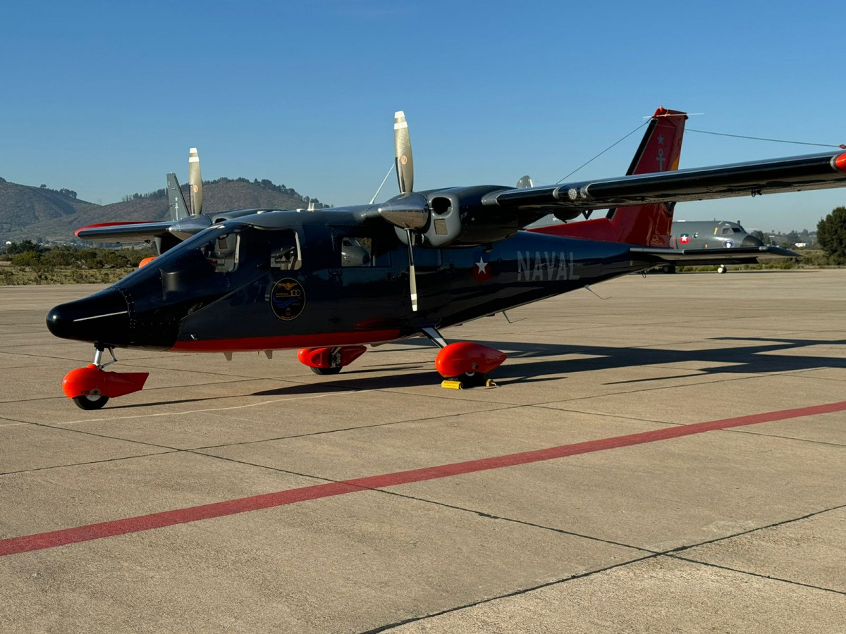 Aviu00f3n P 68 Observer 2 en la base aeronaval Concu00f3n Firma Armada de Chile