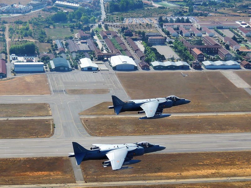 Aviones Harrier sobre el aeru00f3dromo militar de Leu00f3n