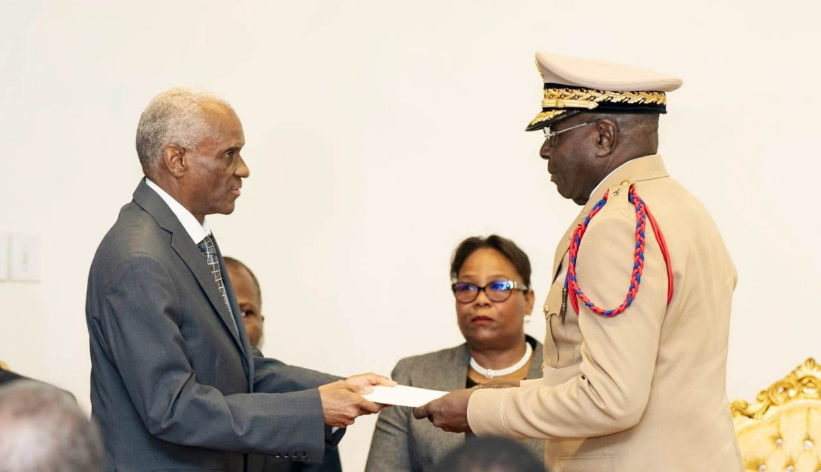 Haiti FFAA Cmte en Jefe  Guerrier MinDefH 