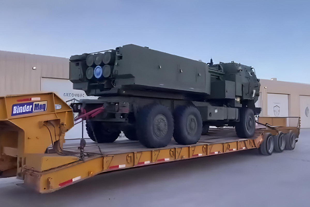 Arribo de uno de los sistemas M142 Himars del US Army a la 2 Brigada Acorazada Cazadores en Pozo Almonte Firma Eju00e9rcito de Chile