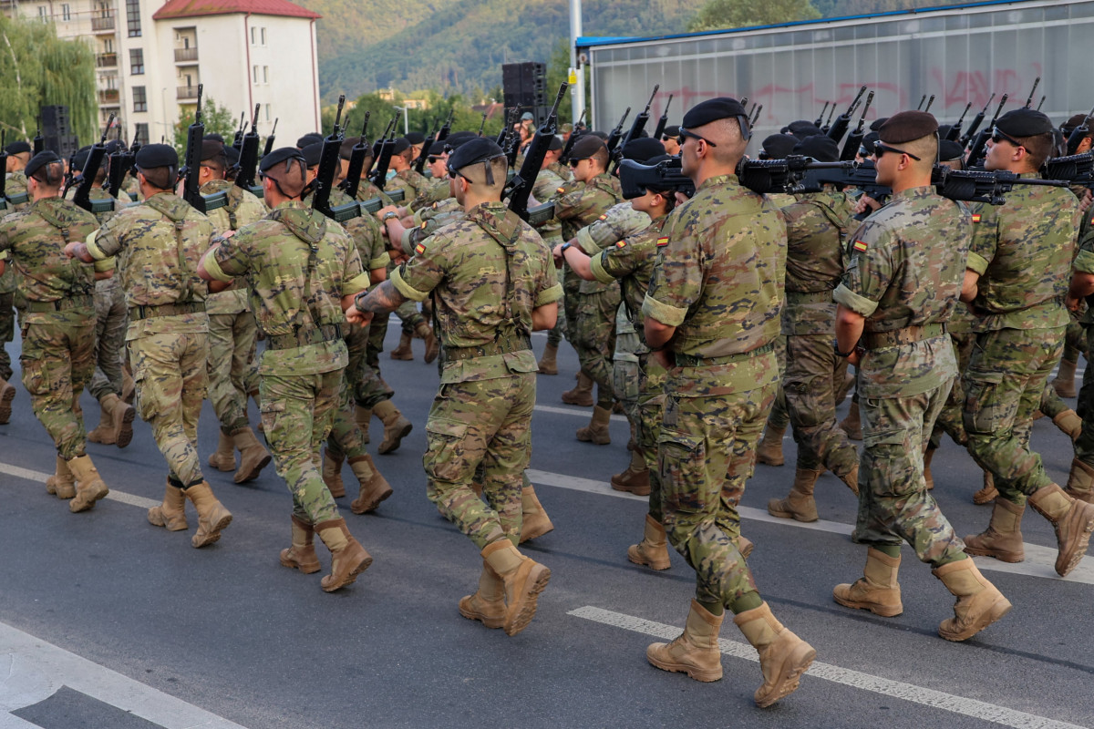 240826 efp eslovaquia desfile 80x aniversario Levantamiento Nacional Eslovaco x2x