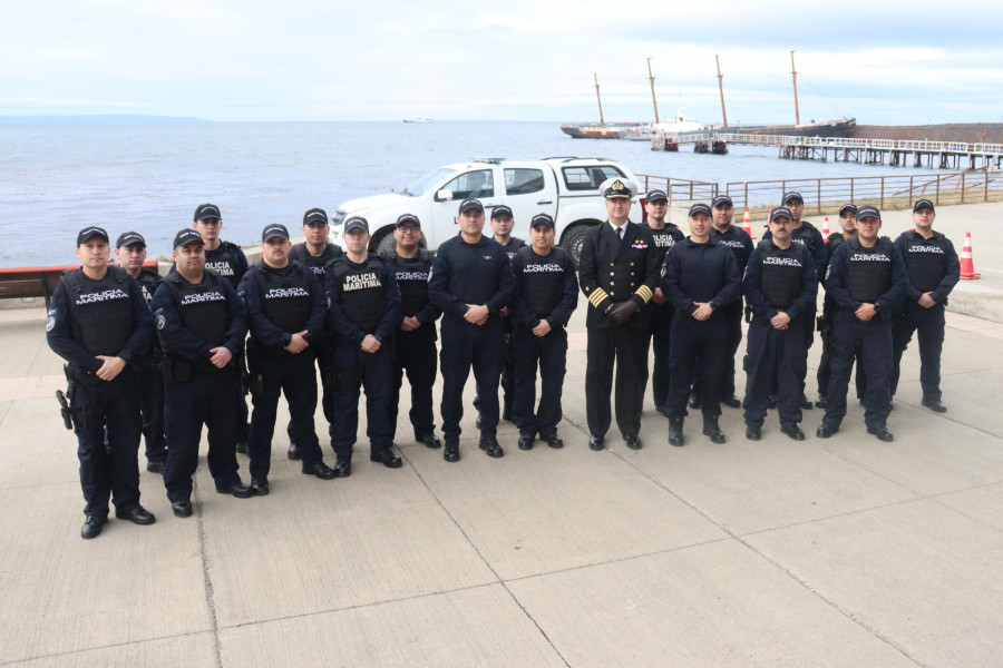 Curso de Operadores de Policiá Marítima en Magallanes Firma Armada de Chile