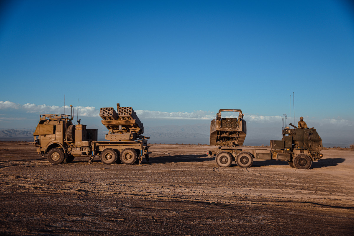 Disparo de sistemas de artillería de cohetes LAR 160 y M142 Himars en Tarapacá Firma Ejército de Chile 006