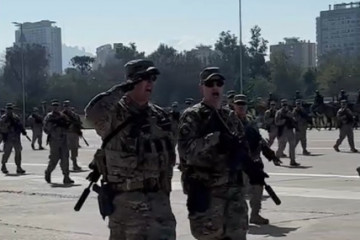 Operadores de la BOE Lautaro en la primera práctica de desfile en la elipse del Parque OHiggins de Santiago Firma Comando de Operaciones Especiales del Ejército de Chile