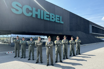 La delegación policial en las instalaciones de Schiebel Firma Carabineros de Chile