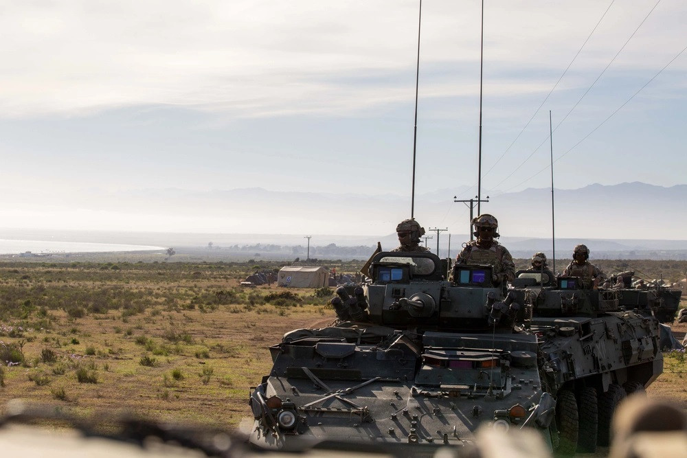 Vehu00edculos blindados ligeros LAV 25 en Puerto Aldea Firma Lance Cpl Payton Goodrich USMC