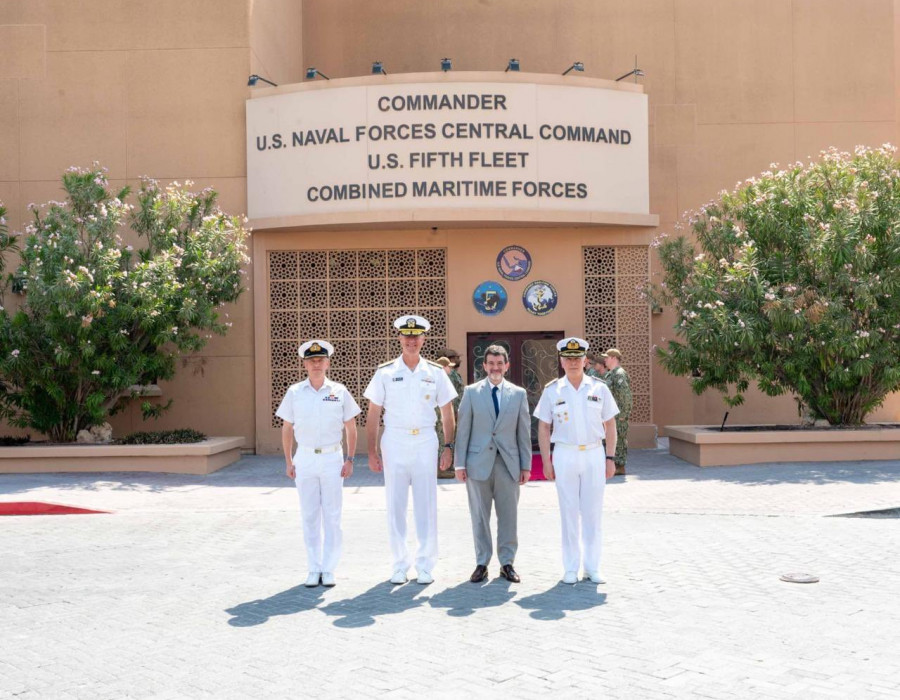 Comodoro Mark Anderson, Vicealmirante George M. Wikoff, Juan Battaleme, Contraalmirante Juan Carlos Coré