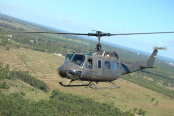 Imagen de referencia de un Bell UH 1H