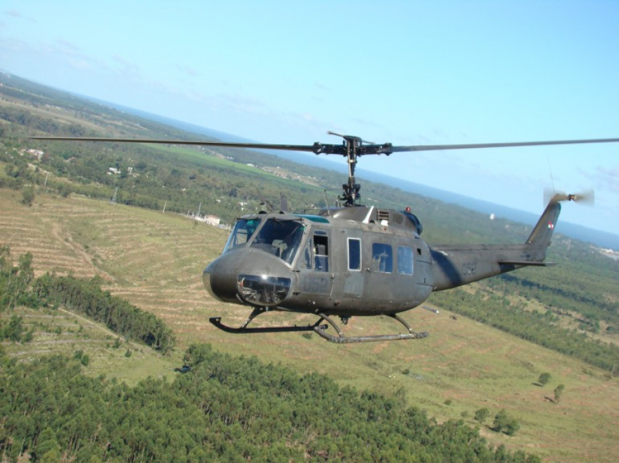 Imagen de referencia de un Bell UH 1H