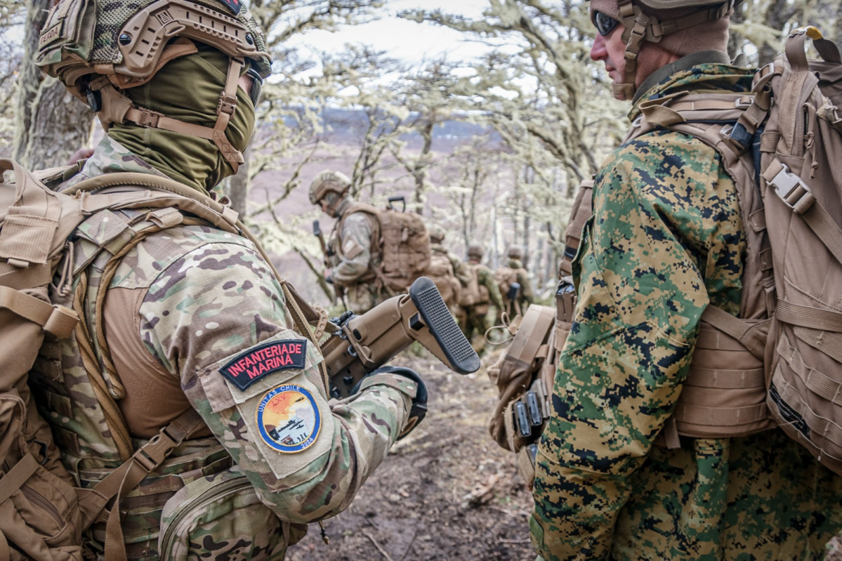 Entrenamiento de Infantería de Marina de Chile y USMC en Magallanes Firma Armada de Chile 006