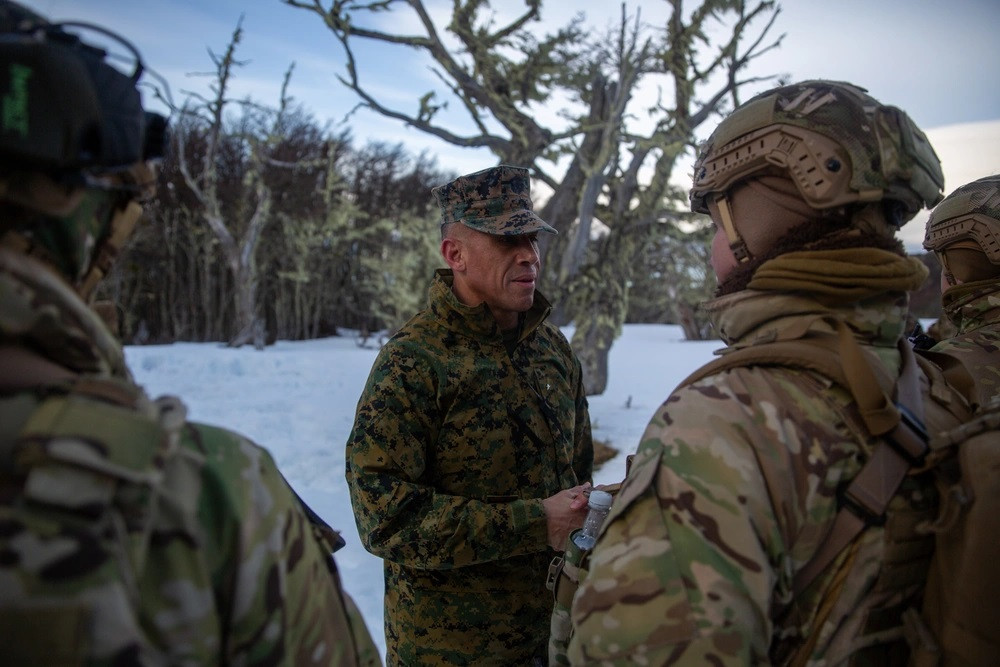 Entrenamiento de Infanteru00eda de Marina de Chile y USMC en Magallanes Firma Sgt Gabriel Durand USMC 005