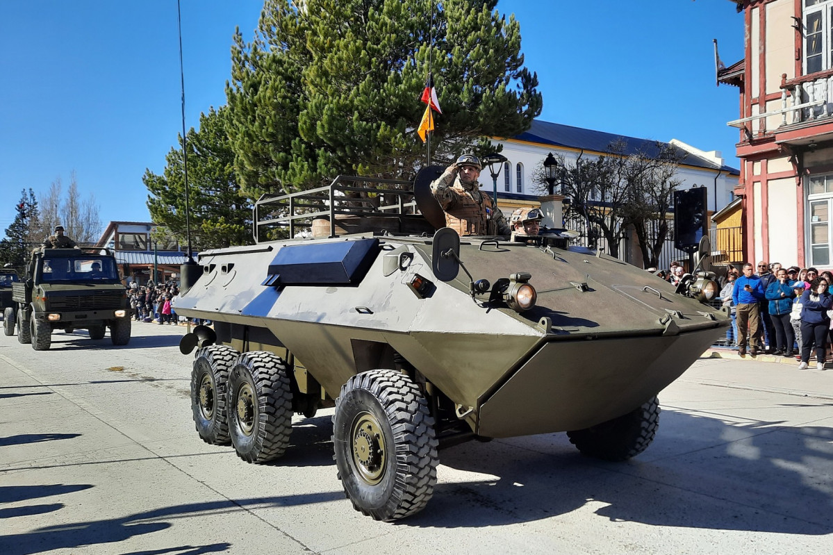 Parada Militar 2024 del Destacamento Acorazado Nu00b05 Lanceros Firma Municipalidad de Puerto Natales 006