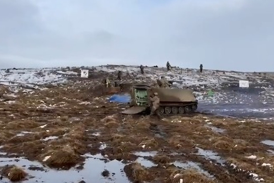 Despliegue desde un carro M113 Firma Escuela de Infanteru00eda del Eju00e9rcito de Chile