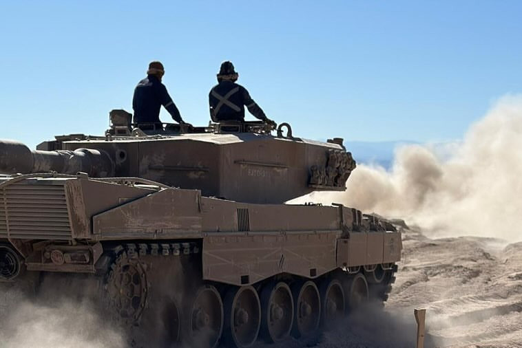 Curso de conductor de tanque Leopard 2A4 Firma Escuela de Caballeru00eda Blindada del Eju00e9rcito de Chile