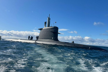 Submarino SS 23 General Carrera en la bahía de Punta Arenas Firma Armada de Chile