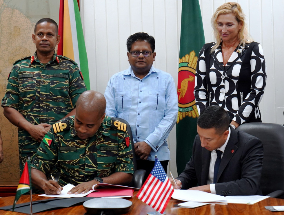 Guyana FzaDefensa Contrato BellTextronl U.S.EmbassyGuyana