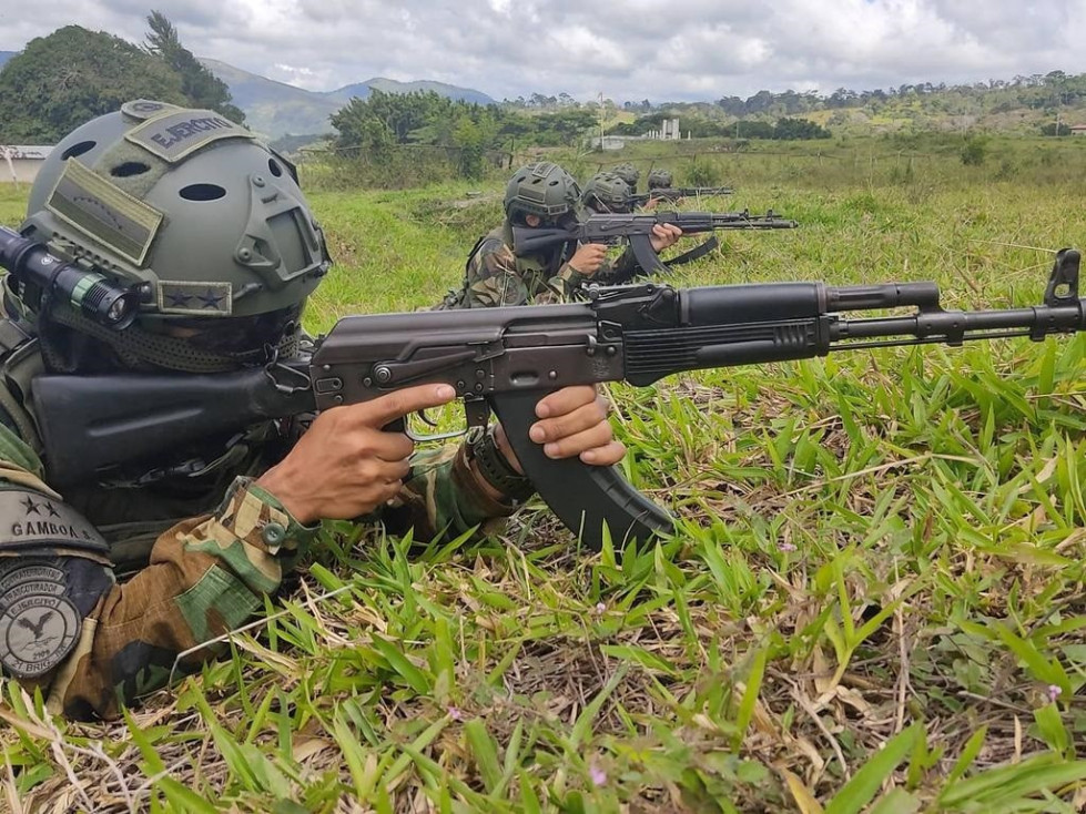 Thumbnail 3 Venezuela Ejercito Kalashnikov AK 103 Ceofanb