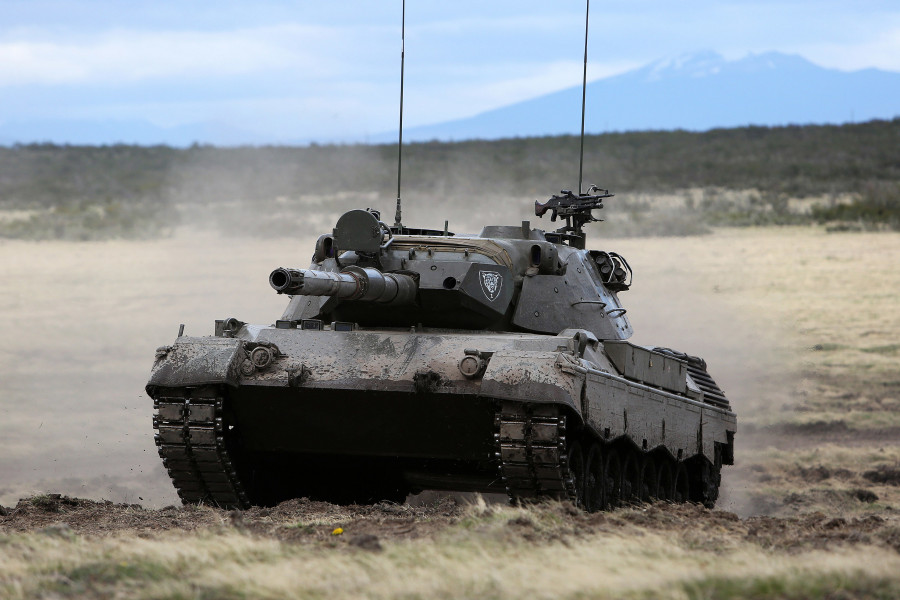 Tanque Leopard 1V del Destacamento Acorazado N°5 Lanceros Firma Ministerio de Defensa Nacional de Chile