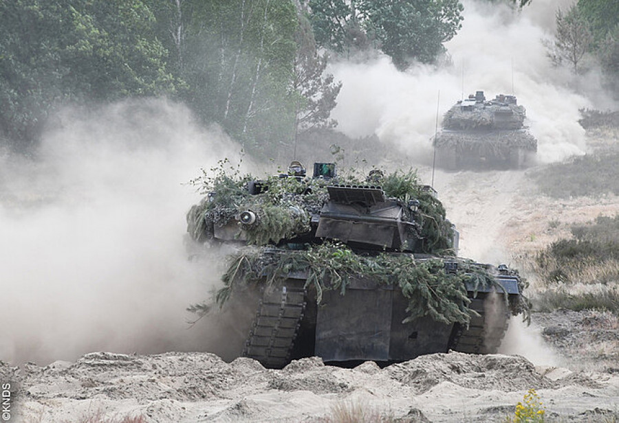 Carro de combate Leopard 2 dotado del sistema optrónico Peri RTWL Digital. Foto