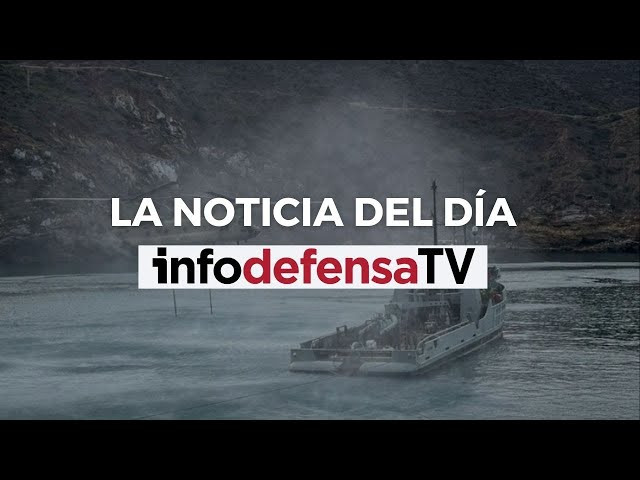 El buque Mar Caribe abastece a los peñones e islas frente a Marruecos con el apoyo de un Chinook