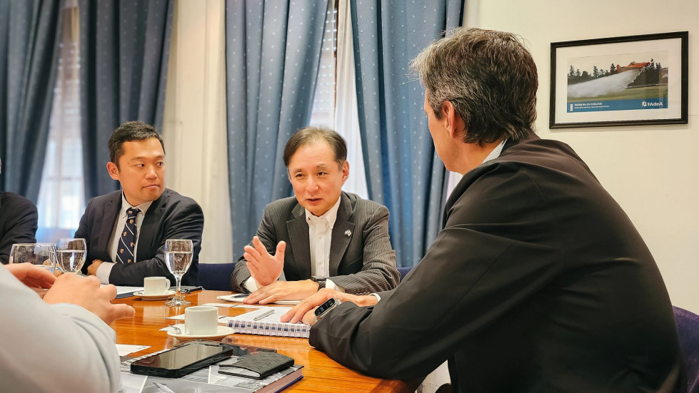 Visita del Embajador de Japon a FadeA 1