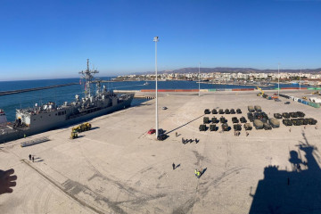 Desembarco de material de la Infantería de Marina