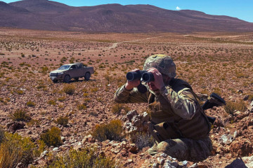 Camioneta Toyota Hilux 4x4 enpleada en tareas de control de frontera en Ollague Firma Ejército de Chile 002